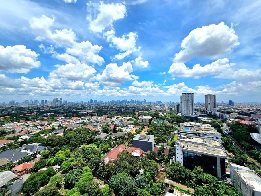 Pejaten Park 2 Bedroom Alistan With Pool, Washer And Netflix Apartemen