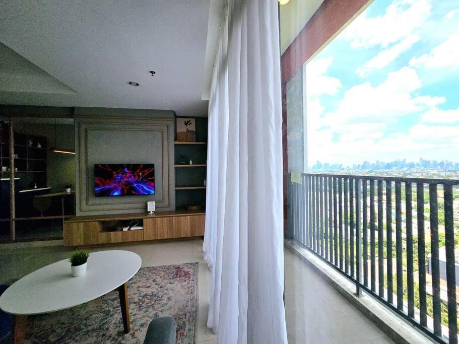 Apartemen Pejaten Park 2 Bedroom Alistan With Pool, Washer And Netflix