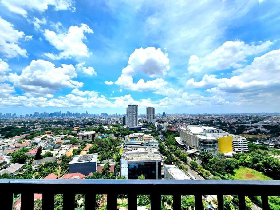Apartemen Pejaten Park 2 Bedroom Alistan With Pool, Washer And Netflix Jakarta